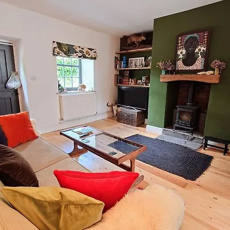 Cosy Welsh Town Cottage Brecon Exterior photo