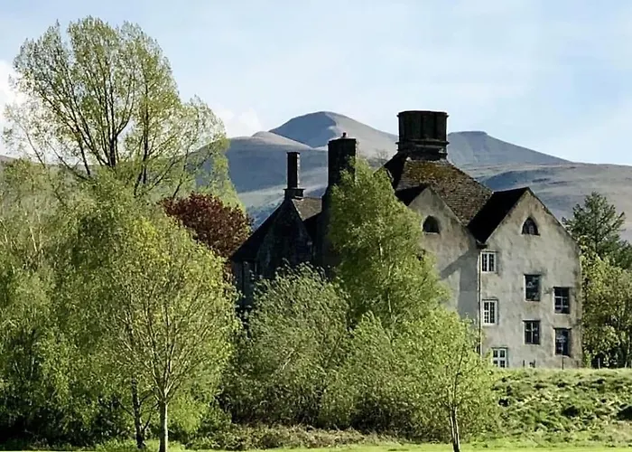 Cosy Welsh Town Cottage