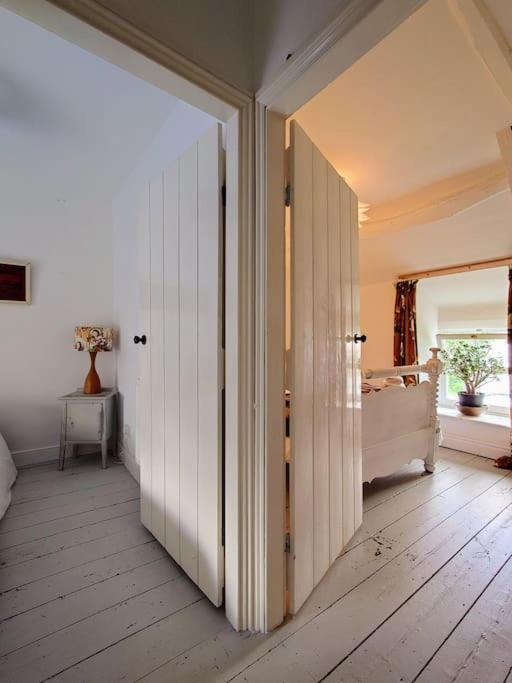 Cosy Welsh Town Holiday home *