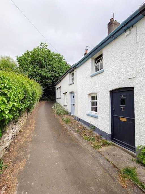 Cosy Welsh Town Holiday home *